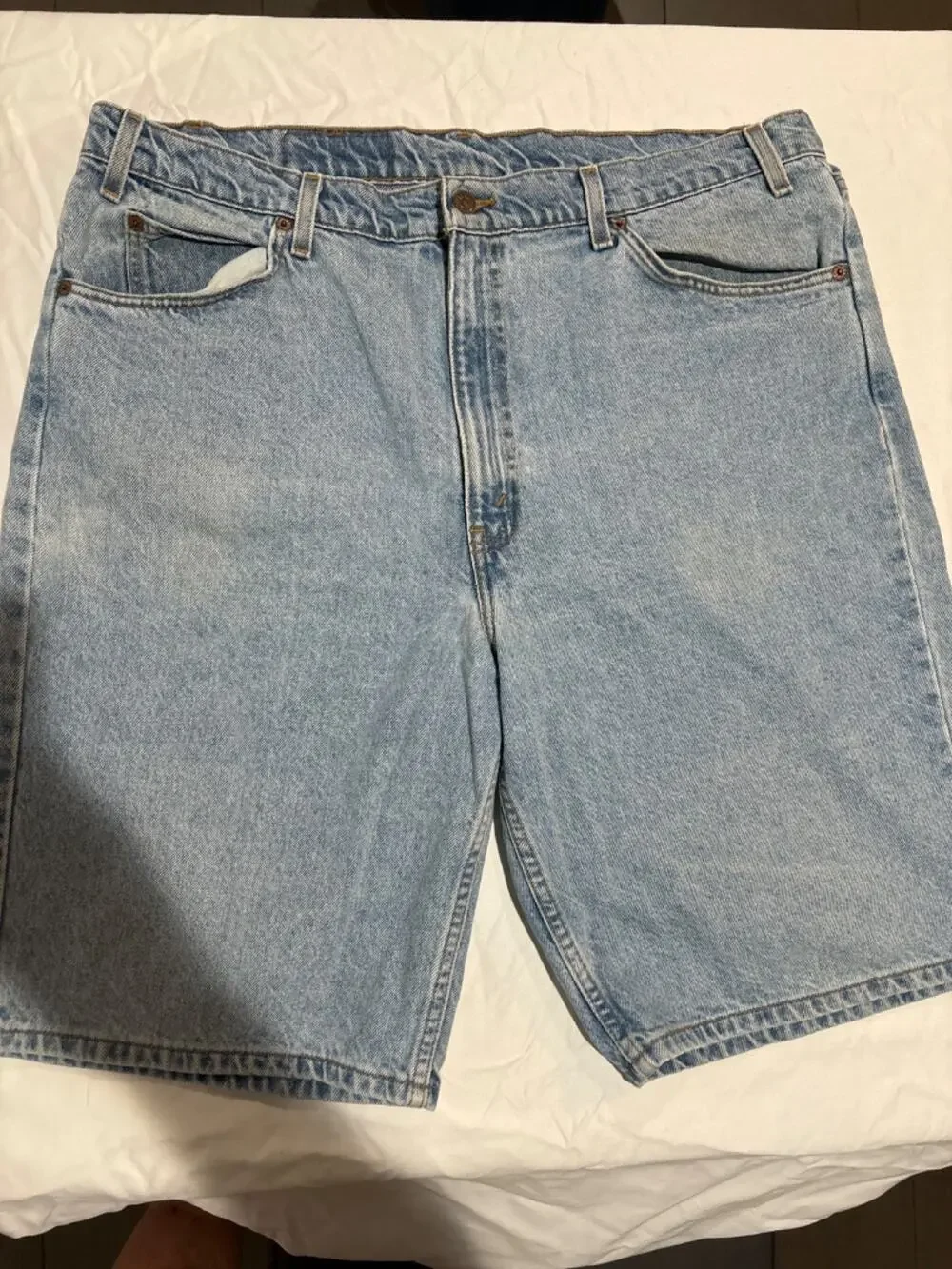 Men’s 90s big E vintage Orange tag 550Size 40 Relaxed Fit